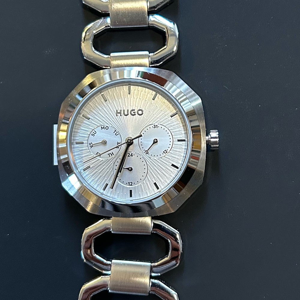 Hugo Boss Watch With 38mm Silver Chronograph Face & Silver Bracelet